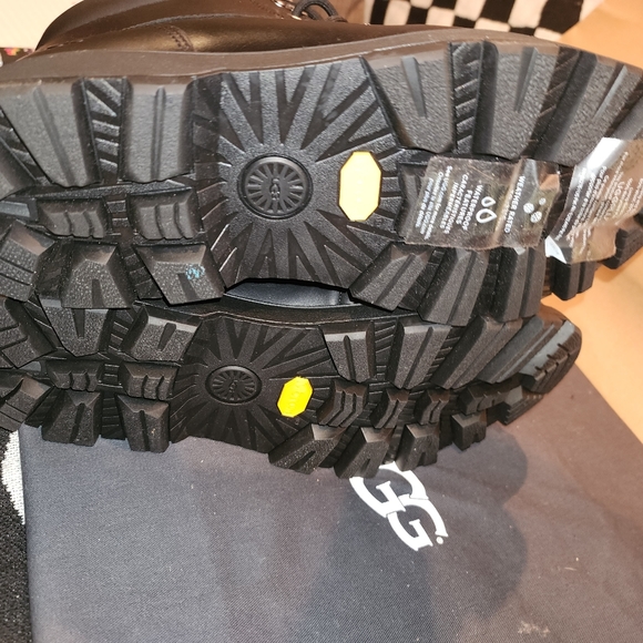 Waterproof boot - Picture 8 of 16